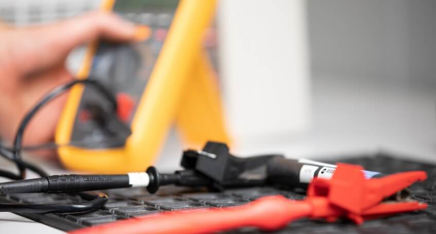 Isolationswiderstand - Prüfung gemäß DIN EN IEC 61010-1